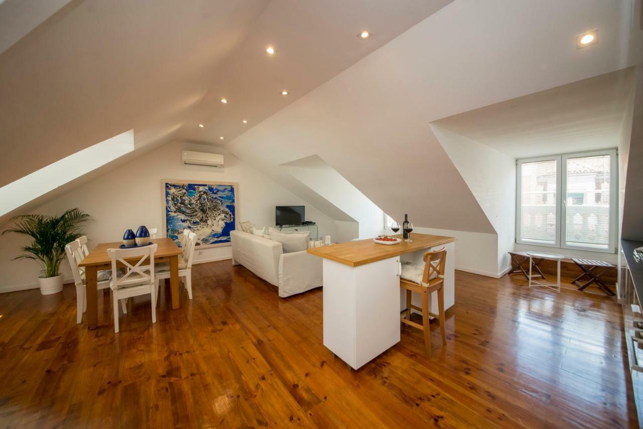 A Captivating Apartment Close To River Tagus In Лиссабон Экстерьер фото