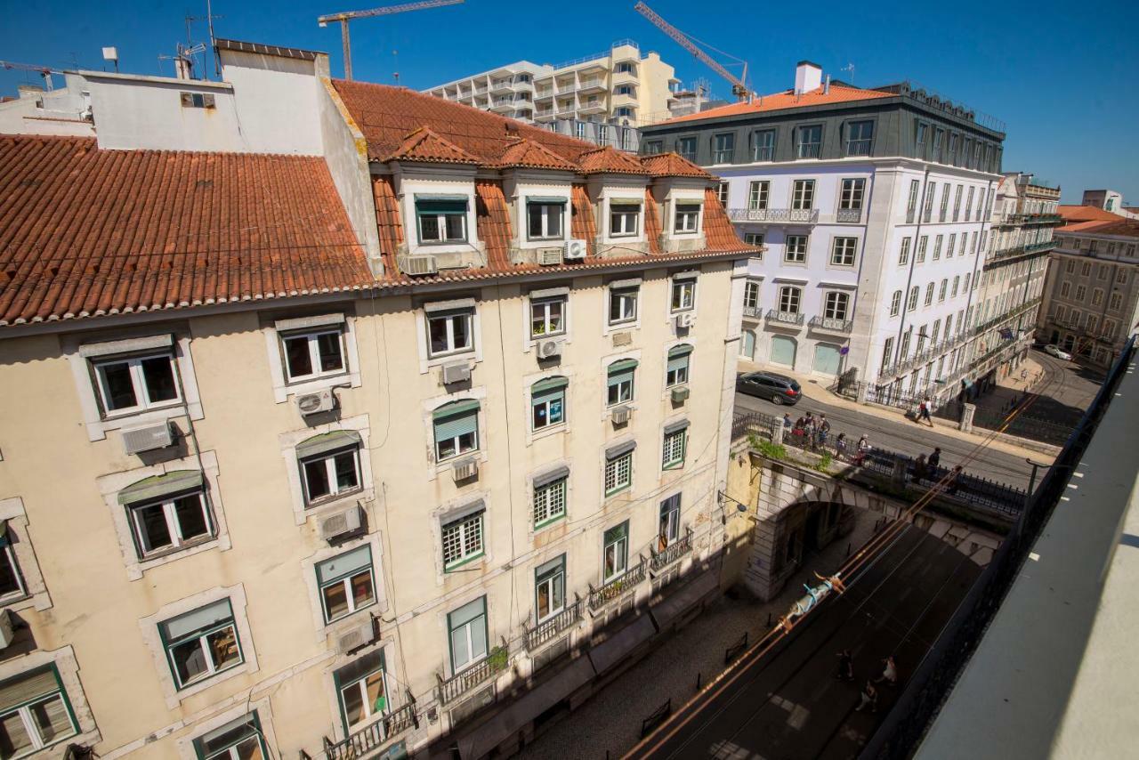 A Captivating Apartment Close To River Tagus In Лиссабон Экстерьер фото